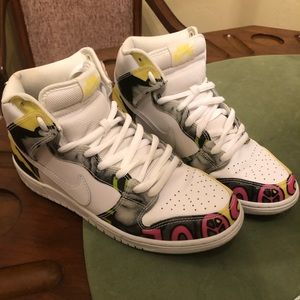 Size 9.5 Nike SB “De La Souls”